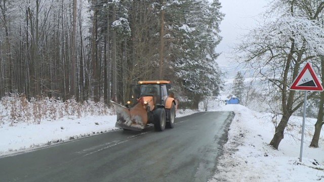 Времето се побърка! Сняг трупа в Чехия, а в Москва не са виждали такова време от 140 години