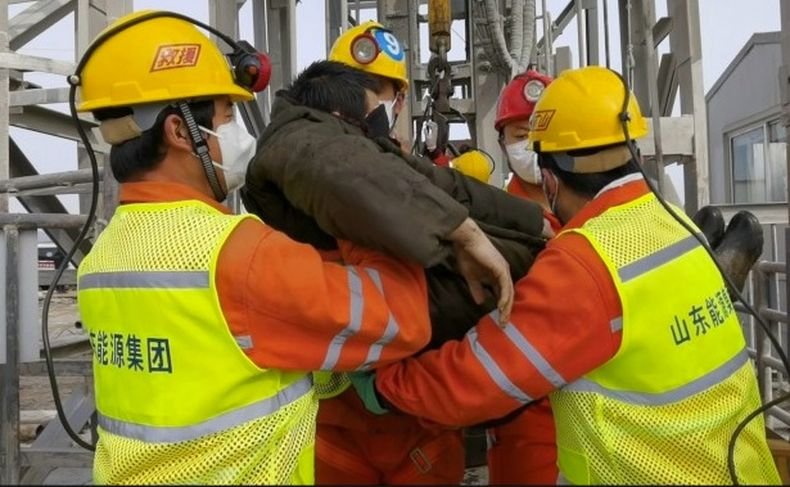 21 миньори останаха под земята в китайска каменовъглена мина