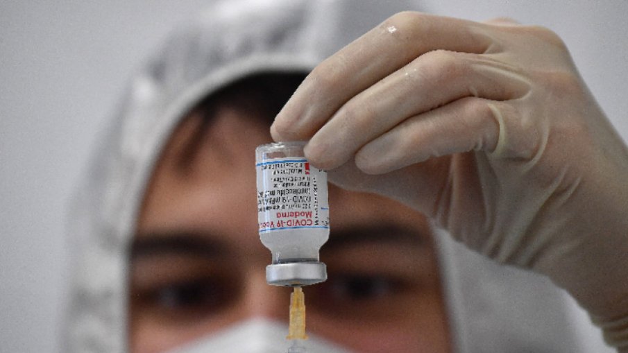 СУПЕР НОВИНА: Нови тестове потвърждават високата ефективност на ваксината на Модерна и 6 месеца след имунизацията