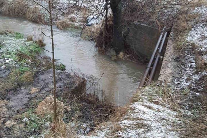 Чистят коритата на реките в София