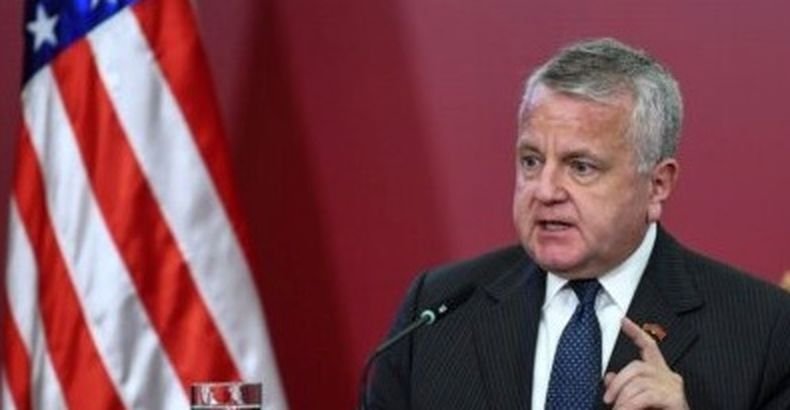 Посланикът на САЩ в Русия ще запази поста си