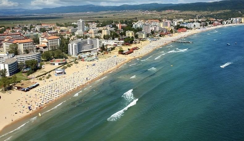 Британец и българка измамиха мъж с 8 500 евро за имот във Варна