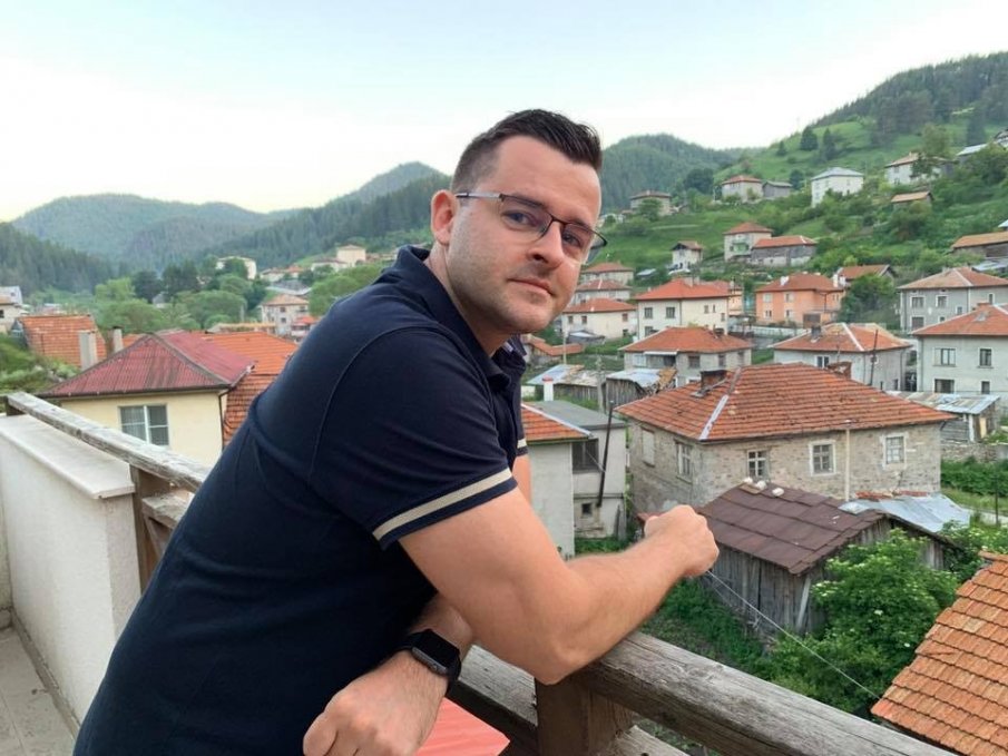 Родители цакат по 30 лв. за помощ на дете в училище от инфлуенсър