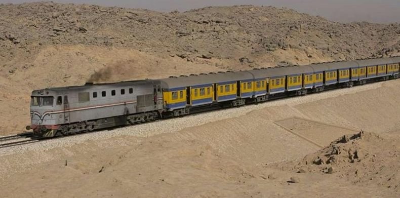 Пострадалите след дерайлирането на влак в Египет станаха 15