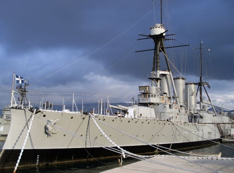 Британски военни кораби заминават за Черно море следващия месец