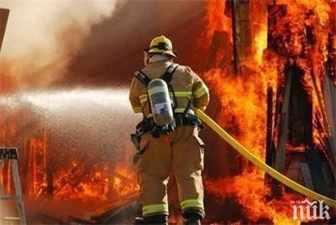 Пожар горя в шивашки цех в Гърмен