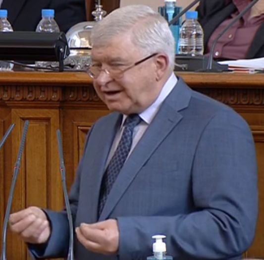 ИЗВЪНРЕДНО В ПИК TV: Кирил Ананиев с отчет пред депутатите: Имаме ръст при събирането на данъци в сравнение с предходната година (ОБНОВЕНА)