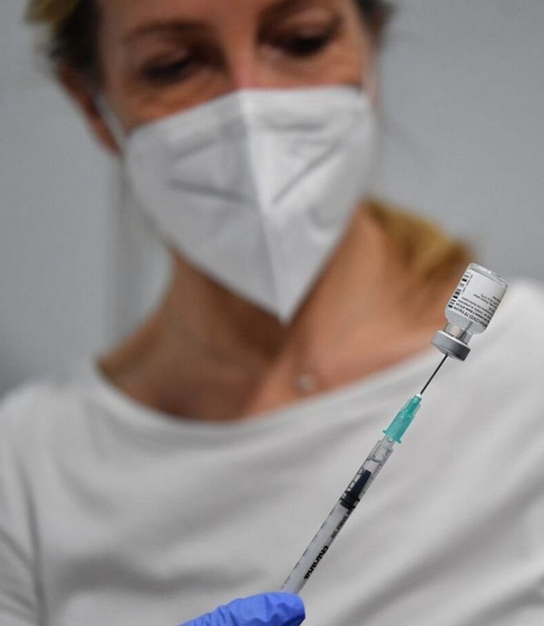 Ваксините срещу коронавируса вече са достъпни за всички американци от 16 години нагоре