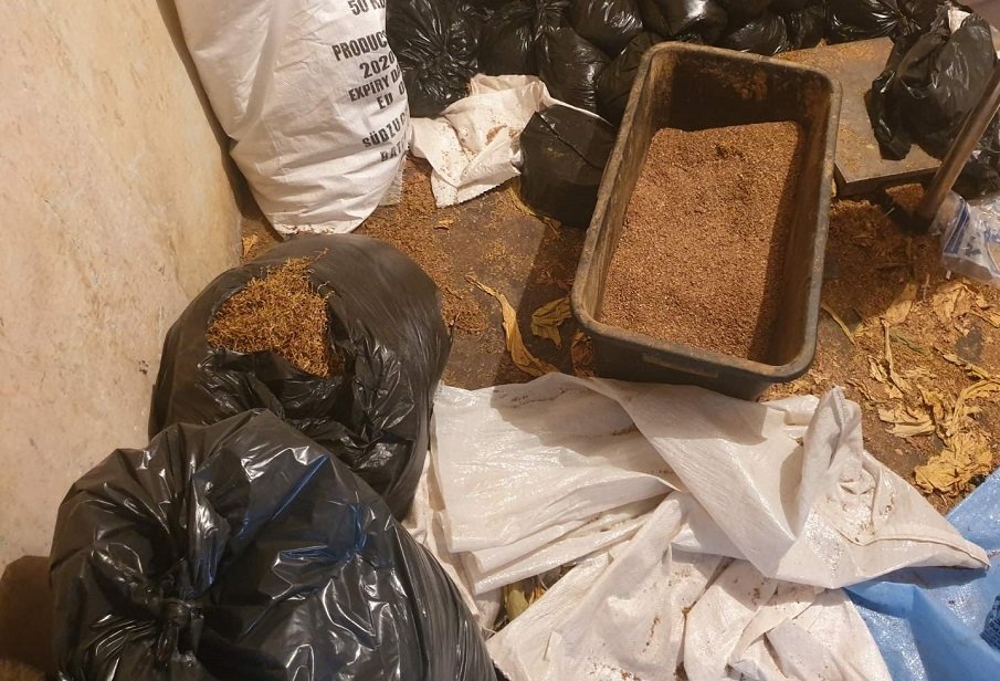 Прокуратурата погна мъж за нелегален тютюн (СНИМКИ)