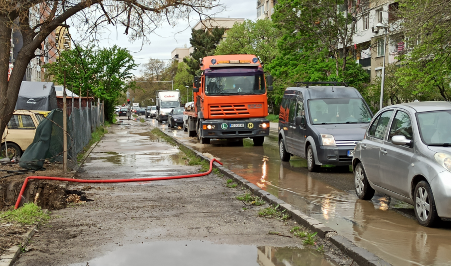 Магистрален водопровод гръмна в пловдивския Кючук Париж