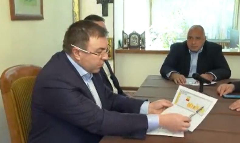 ПЪРВО В ПИК TV: Борисов: Тече задкулисие, докато Радев бави мандата. Демократична България веднага ще хукнат да преговаряме, ако обещаем, че Христо Иванов ще е главен прокурор, а Атанасов - шеф на ДАНС (ВИДЕО/ОБНОВЕНА)