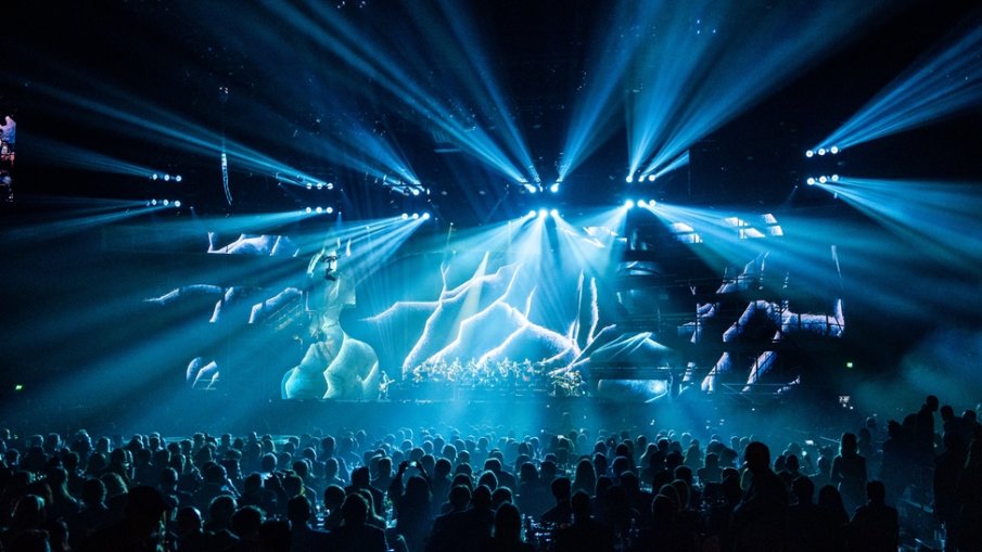 ЕКСПЕРИМЕНТ: Събират 4000 души заедно за наградите БРИТ