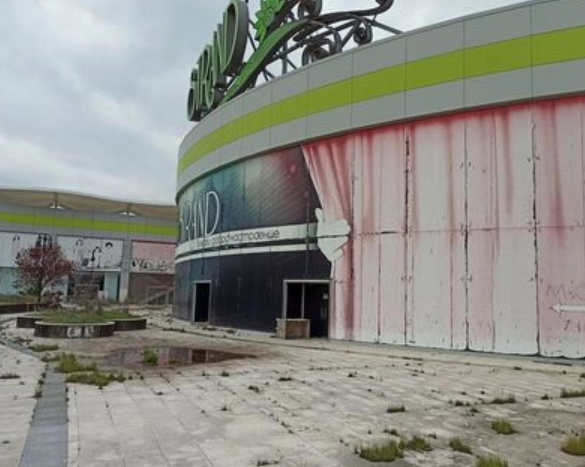 Клошари превзеха изоставен бургаски мол