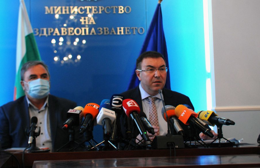 ИЗВЪНРЕДНО В ПИК TV! Проф. Костадин Ангелов с извънредни новини за мерките по Цветница и Великден - само с маски в църквите, пускат феновете на стадионите (ВИДЕО/ОБНОВЕНА)