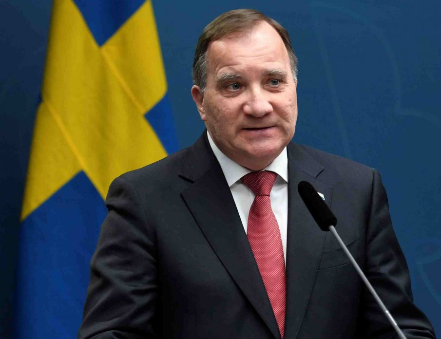 Премиерът на Швеция се ваксинира срещу COVID-19