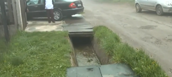 Перник излиза на бунт заради фекалии по улиците