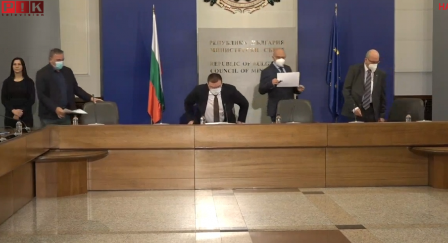 Зелените коридори продължават да работят в 20 областни града