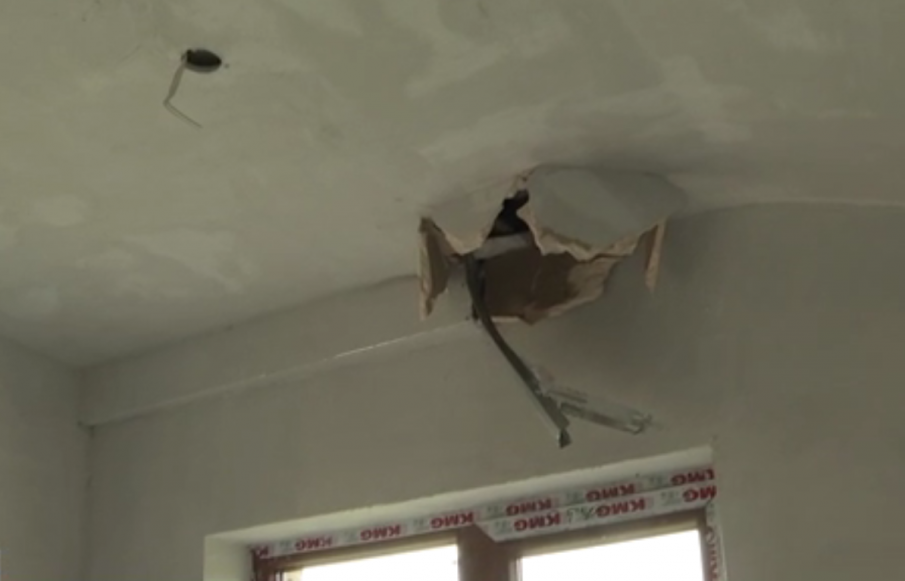 Къща пострада при взривове за изграждането на пътя Мездра – Ботевград