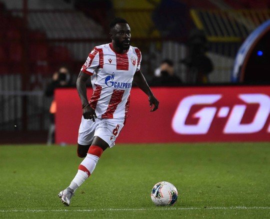 Набедиха футболист на Цървена звезда - имал друго име, други години и друга родина