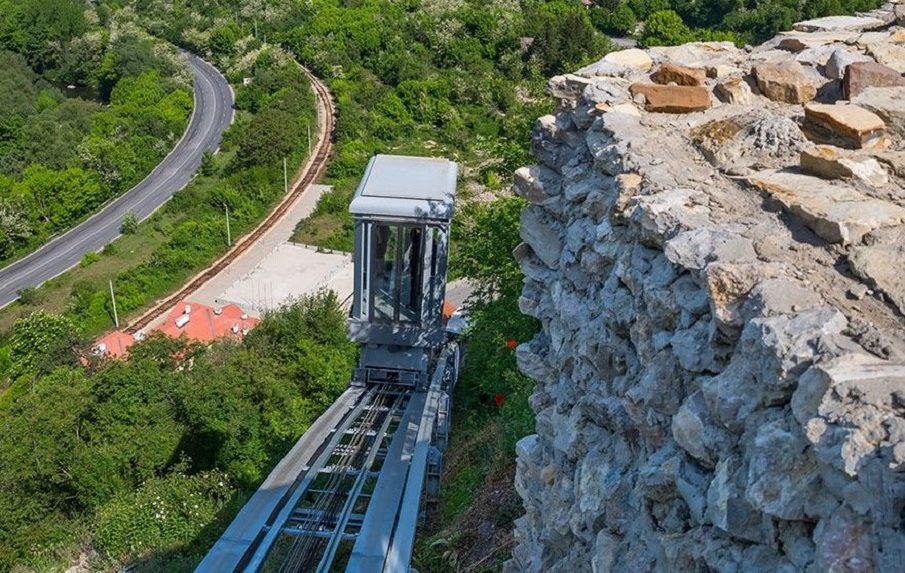 Пускат в движение фуникуляра на крепостта Трапезица във Велико Търново