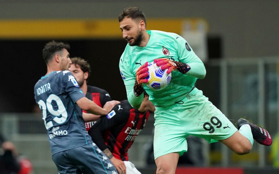 Напрежение в редиците на Милан