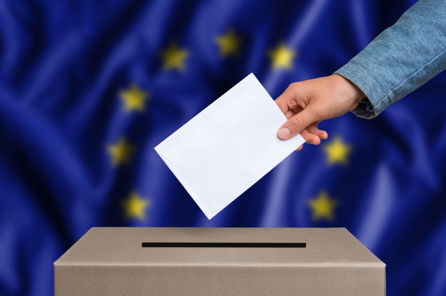 Проучване: Избирателите в Европа се отклоняват в дясна посока
