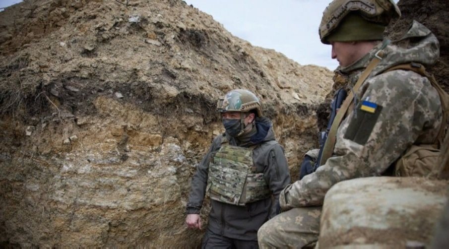 ОБОРУДВАНЕ: Украинците са изкопали 400 км противотанкови ровове на границата с Русия