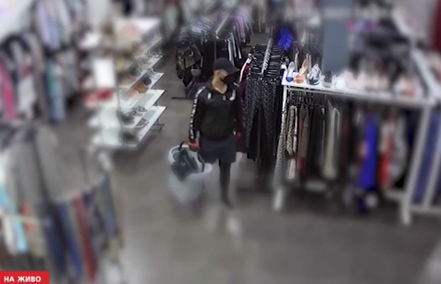 ДЪРЗЪК ОБИР: Маскиран задигна оборота на столичен магазин