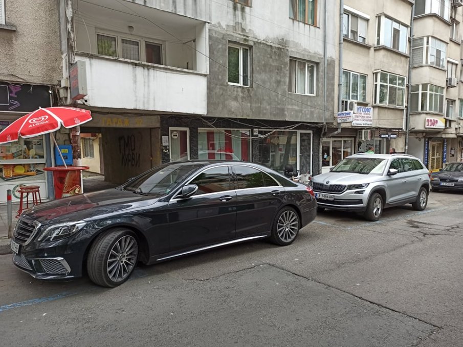 Офис на строителна фирма изгоря в Бургас, подозират умишлен палеж