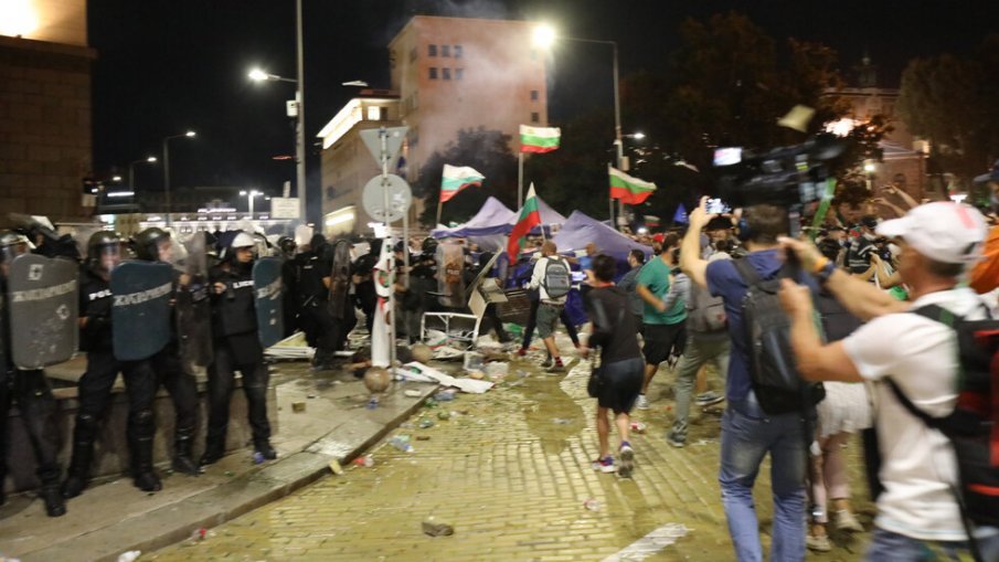 Комисия в Народното събрание ще разследва имало ли е полицейско насилие на протестите