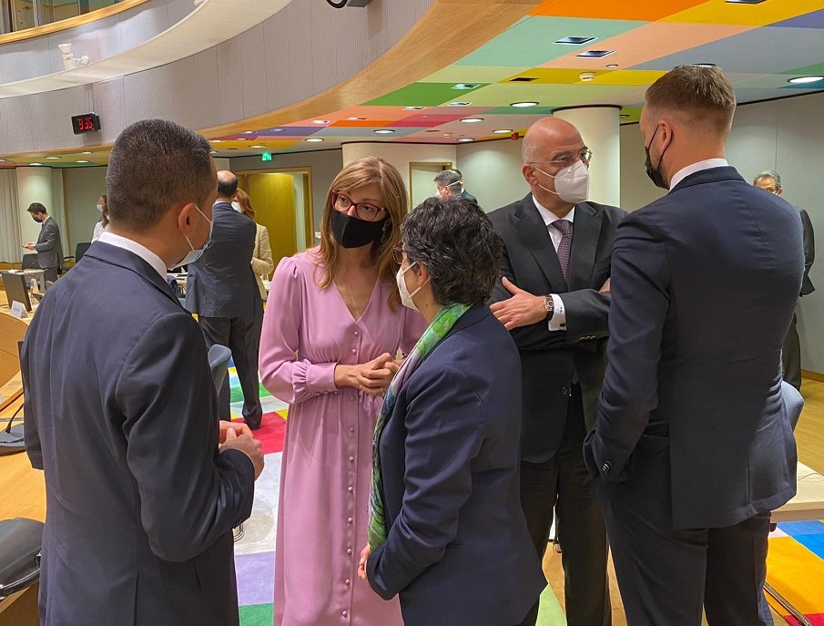 Екатерина Захариева в Брюксел: Спрете дезинформационните кампании от Западните Балкани срещу държави от ЕС (СНИМКИ)