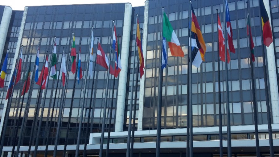 Евродепутати искат законови промени за защита на журналисти от съдебни дела