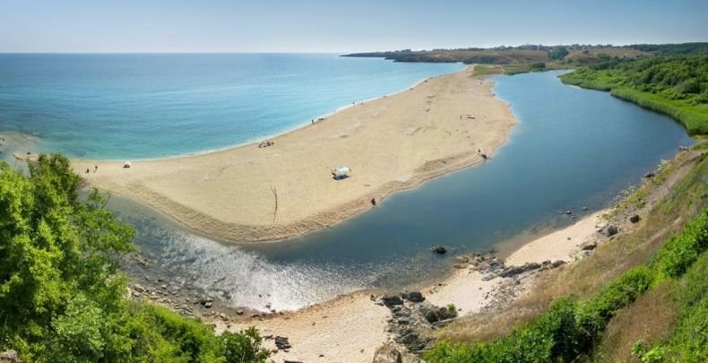 Един от най-дивите плажове по Черноморието е застрашен от застрояване