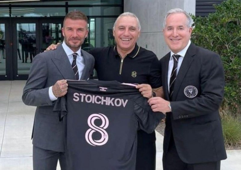 ЛЕГЕНДИ: Камата с уникален подарък от Бекъм