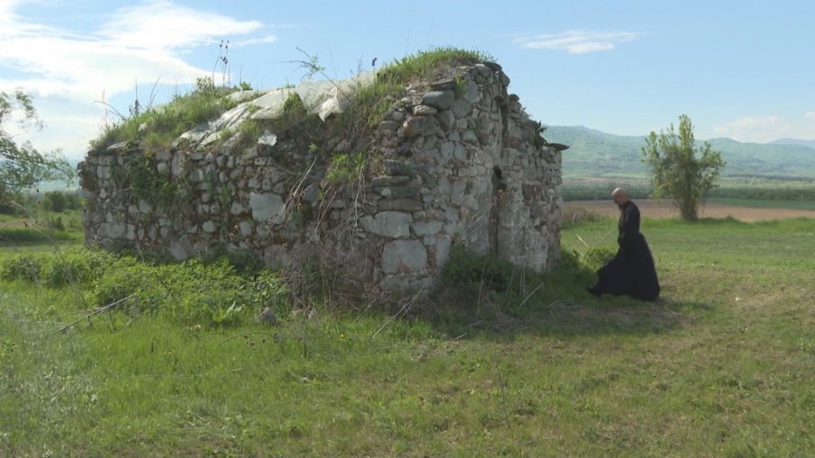 Средновековна църква до Ботевград е застрашена от срутване