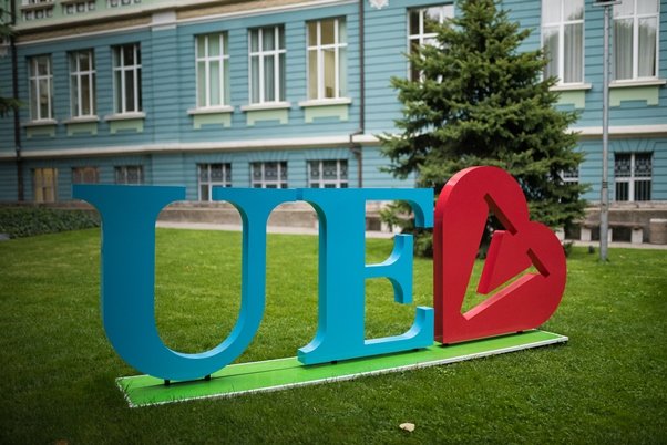 Икономическият университет във Варна празнува 101-вата си годишнина
