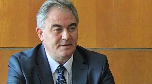 Кметът на Плевен с аларма за машинното гласуване: 20 часа за избори, ако вотът е само машинен