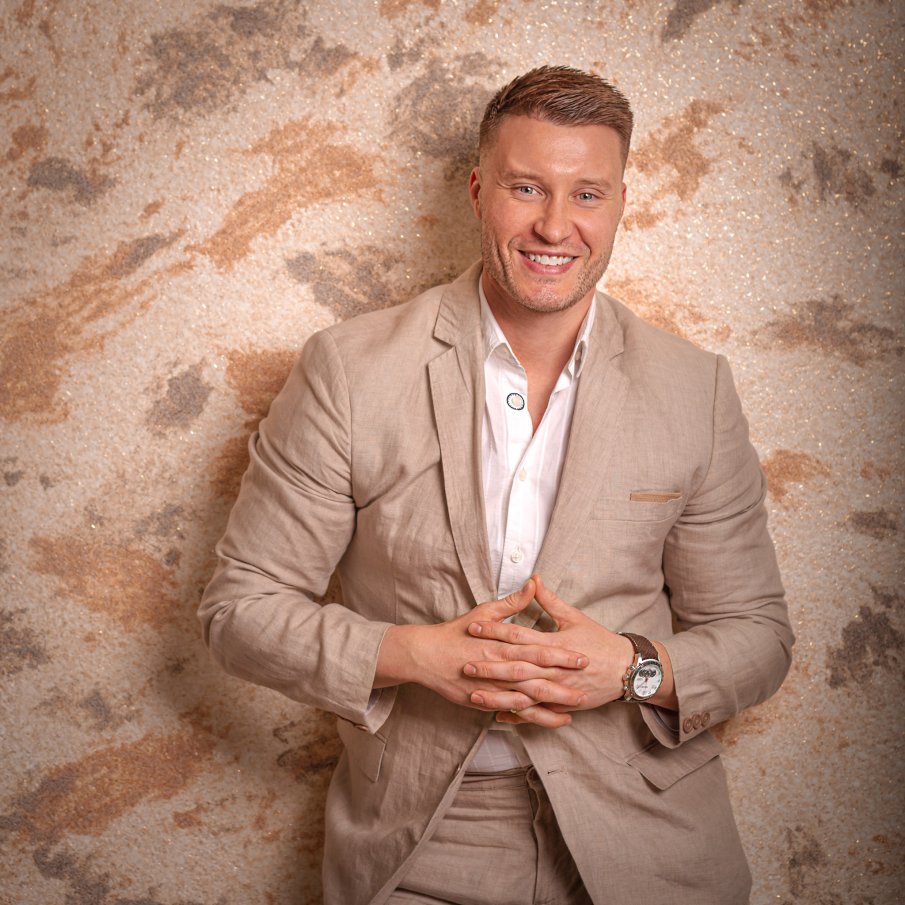 Арти стана докторант в УНСС