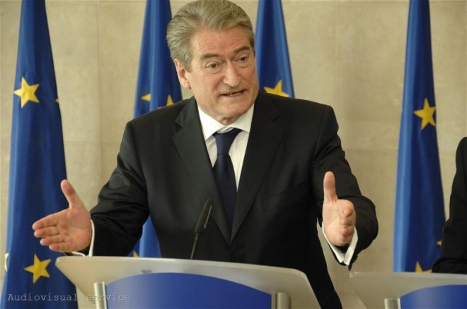 САЩ обявиха бивш албански президент за персона нон грата