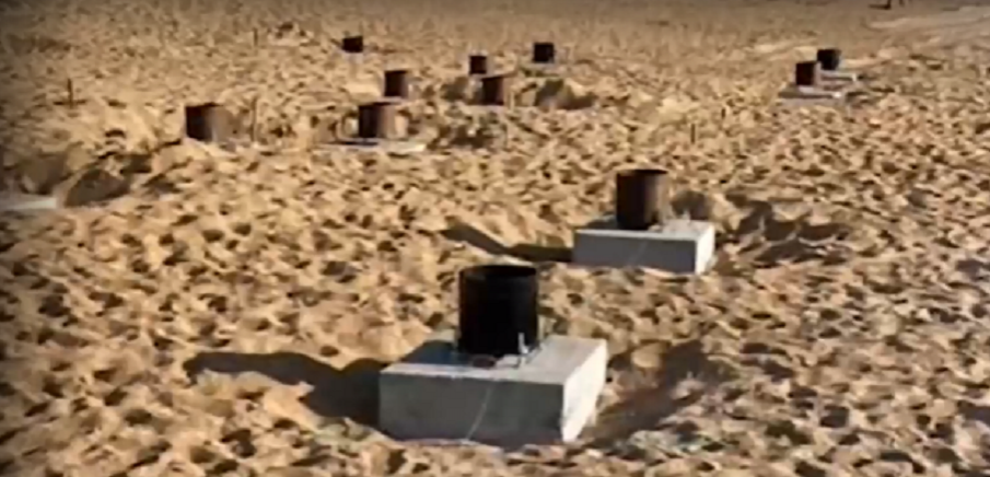 Мистериозни бетонни блокчета се появиха на плаж “Смокиня”