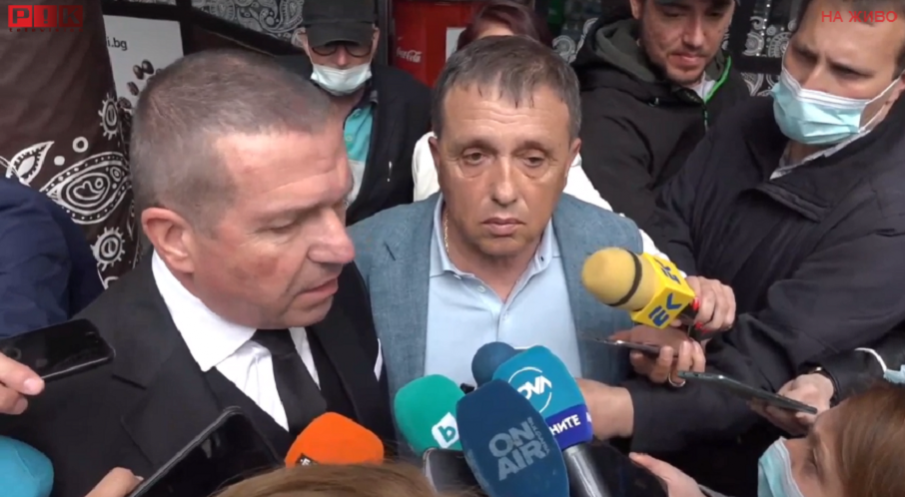 ИЗВЪНРЕДНО В ПИК TV! Шефът на Градус Иван Ангелов с първи думи след разпита в прокуратурата: Да се явим на детектор на лъжата с Илчовски (ВИДЕО/ОБНОВЕНА)