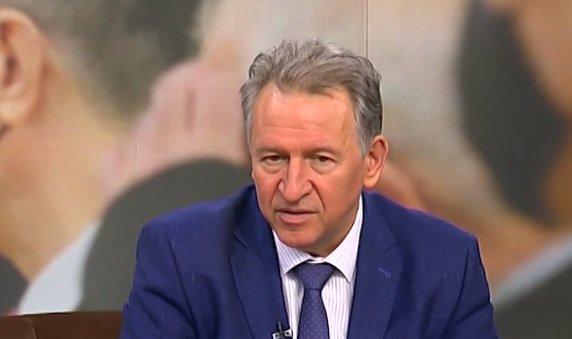 Здравният министър: Ефектът от маските е малък, топлото време води до по-трудно заразяване