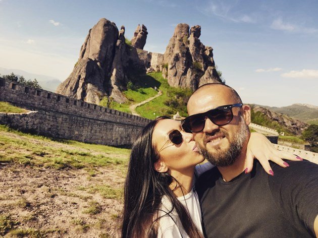 Наш вратар си хвана супермацка за гадже