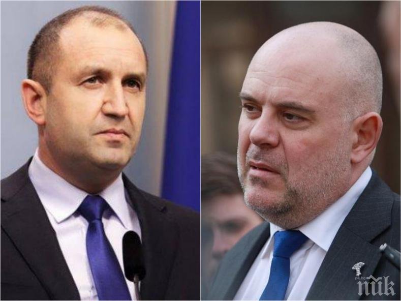 Правителството на Румен Радев атакува главния прокурор с компромати за местоживеенето му