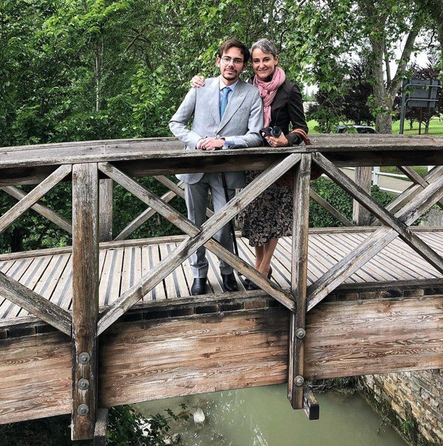 Внук на Симеон Сакскобургготски взе диплома за лекар