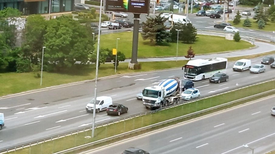 ОТ ПОСЛЕДНИТЕ МИНУТИ: Цистерна затапи Цариградско шосе