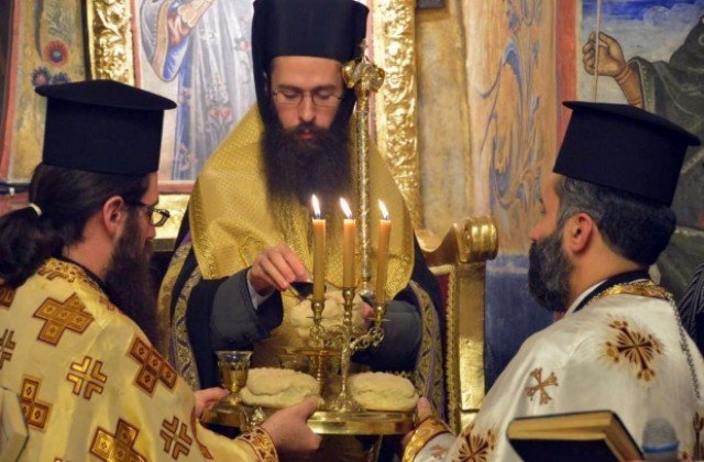 Дясната ръка на митрополит Николай: Да си чатим на латиница е светотатство към езика