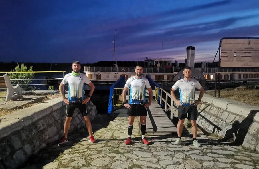 Десетки бягаха благотворително по Ботевия път