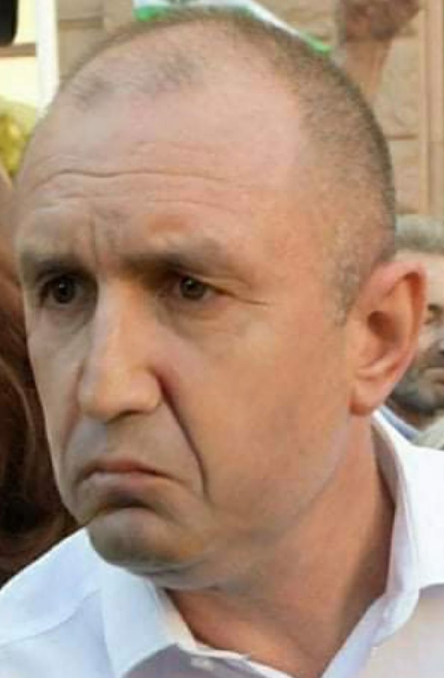 ДИКТАТУРАТА НА РАДЕВ (ОБЗОР)