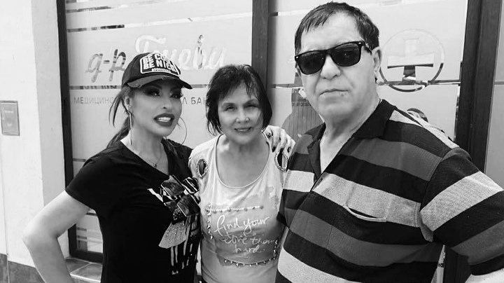 Ивана изпрати баща си с народна музика